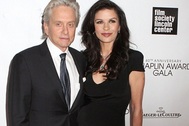 Michael Douglas nhìn thấy mọi sai lầm của Catherine Zeta-Jones 