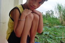 Mắc bệnh tim, bé 10 tuổi chỉ nặng... 12kg