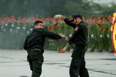Mãn nhãn với màn trình diễn võ thuật của chiến sỹ Công an Hà Nội