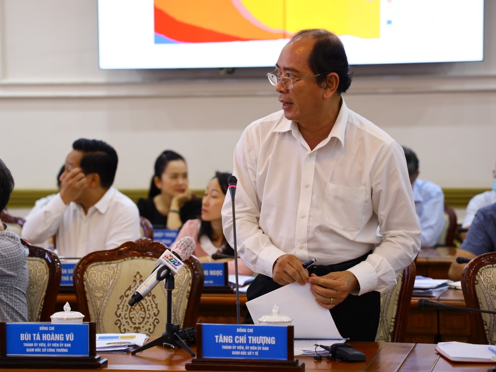 TPHCM: 40.000 người hỗ trợ chống dịch Covid-19 chưa nhận được tiền thưởng - 1 TPHCM: 40.000 người hỗ trợ chống dịch Covid-19 chưa nhận được tiền thưởng - 1