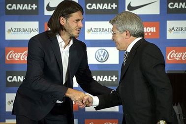 Man City chính thức bổ sung thêm trung vệ mới