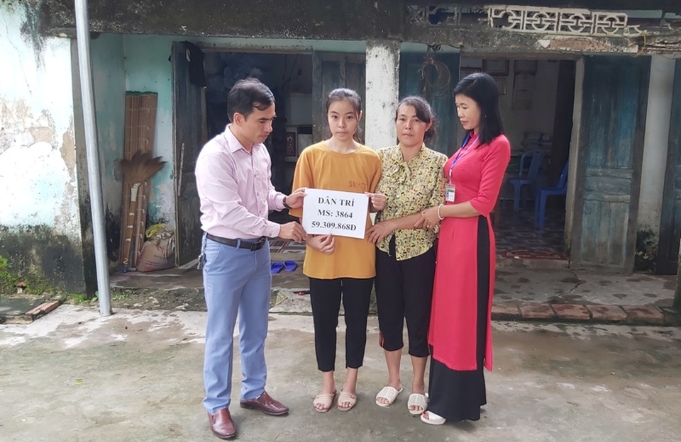 Bạn đọc Dân trí nâng bước nữ sinh nghèo vào đại học - 2 Bạn đọc Dân trí nâng bước nữ sinh nghèo vào đại học - 2