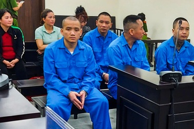 Chủ quán karaoke cưỡng bức, ép các thiếu nữ tiếp khách lĩnh 30 năm tù