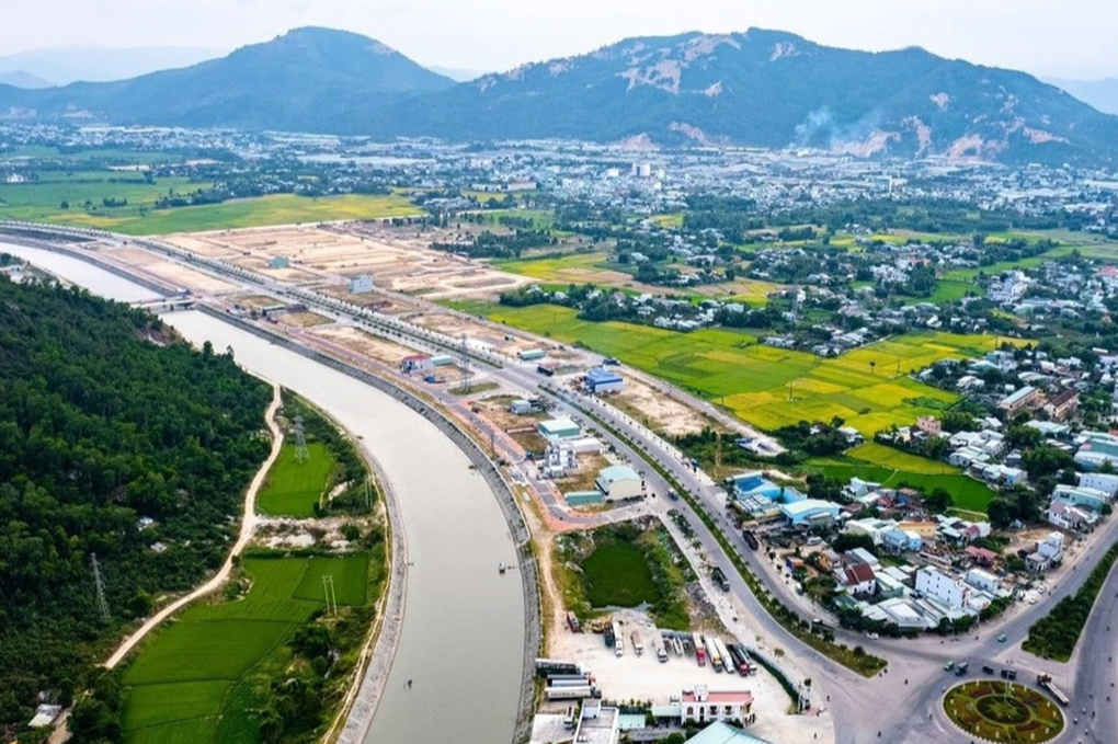 Hủy kết quả vụ 2 chị em ruột cùng đấu giá một lô đất - 1 Hủy kết quả vụ 2 chị em ruột cùng đấu giá một lô đất - 1