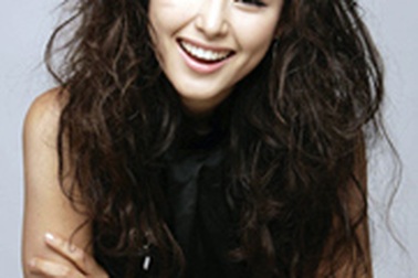 Honey Lee gửi lời động viên hoa hậu Sun Lee