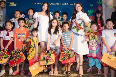 Hoa hậu Tiểu Vy, Lương Thuỳ Linh đón trung thu cùng trẻ em có hoàn cảnh khó khăn