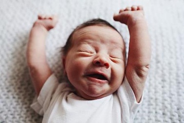 Trẻ con - ngáp thôi cũng đáng yêu