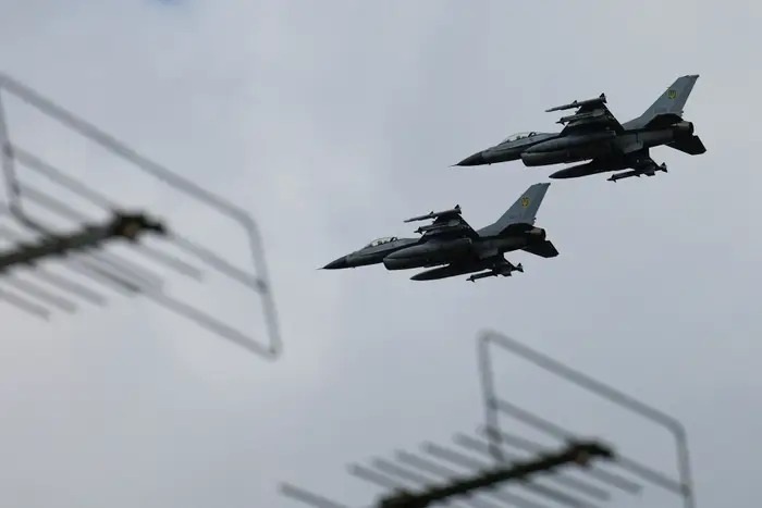 Nga tấn công căn cứ F-16 của Ukraine - 1
