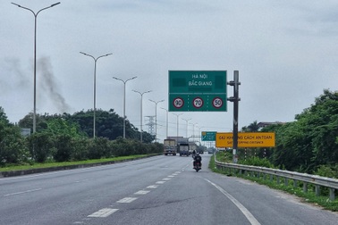 Cử tri Hà Nội kiến nghị hoàn thiện đường gom cao tốc Hà Nội - Bắc Giang