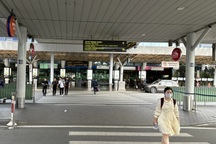 Sân bay Tân Sơn Nhất thưa thớt khách chưa từng thấy ngày cuối tuần