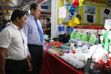 Hàng trăm gian hàng tham gia “Tuần lễ Văn hóa ẩm thực, Du lịch…”