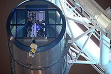 Hơn 170 người mắc kẹt trên vòng đu quay lớn nhất thế giới