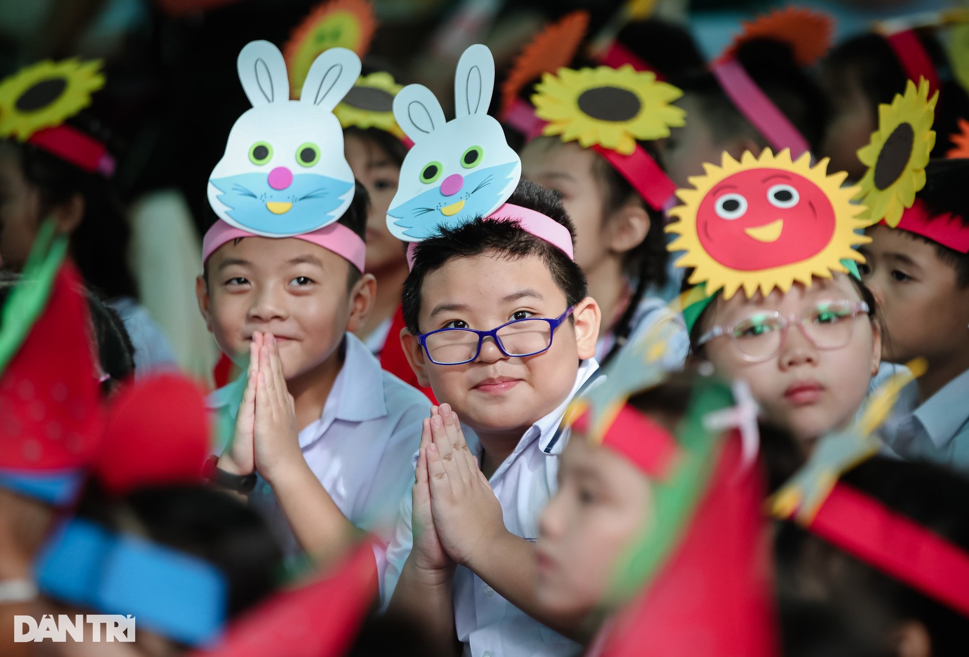 Hơn 1,7 triệu học sinh TPHCM hân hoan khai giảng năm học mới - 13 Hơn 1,7 triệu học sinh TPHCM hân hoan khai giảng năm học mới - 13