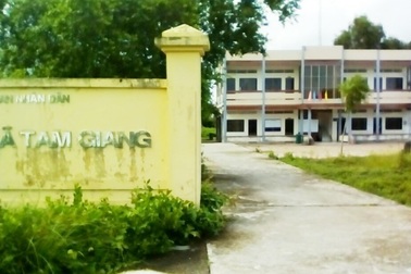 Cà Mau: Chủ tịch xã “gian lận” bằng cấp nhưng chỉ bị kỷ luật rồi cho tại vị!