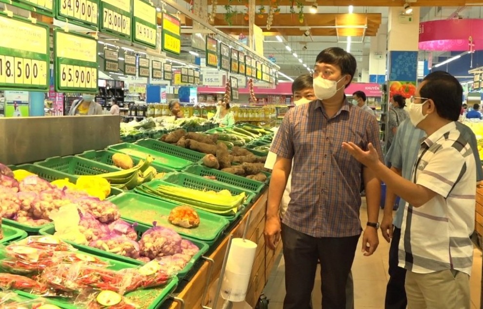 Bí thư Đồng Tháp: Cần kiểm soát điểm vào - ra riêng biệt ở chợ truyền thống - 1 Bí thư Đồng Tháp: Cần kiểm soát điểm vào - ra riêng biệt ở chợ truyền thống - 1