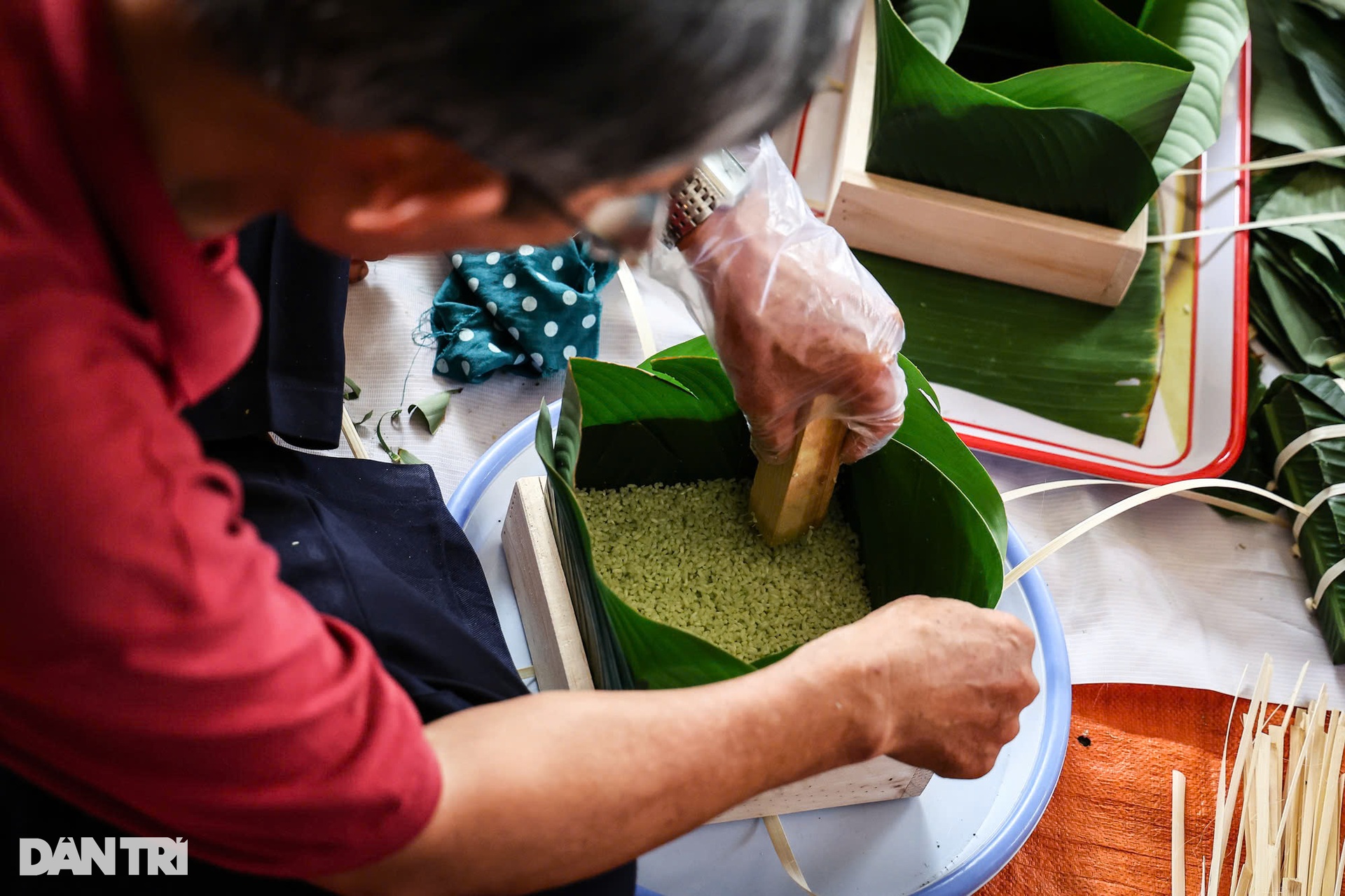 Hundreds of people compete to wrap Chung cakes to commemorate King Hung in Ho Chi Minh City - 5