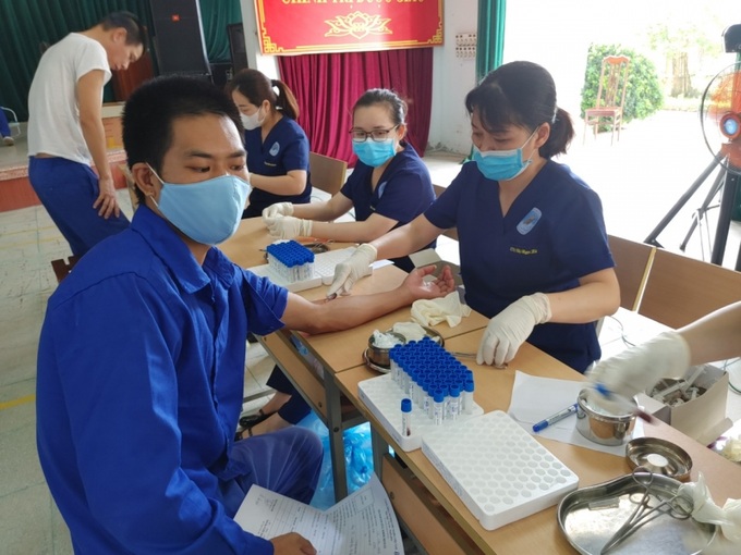 Ảnh: Khám, chữa bệnh cho học viên tại Cơ sở cai nghiện số 6 Hà Nội.