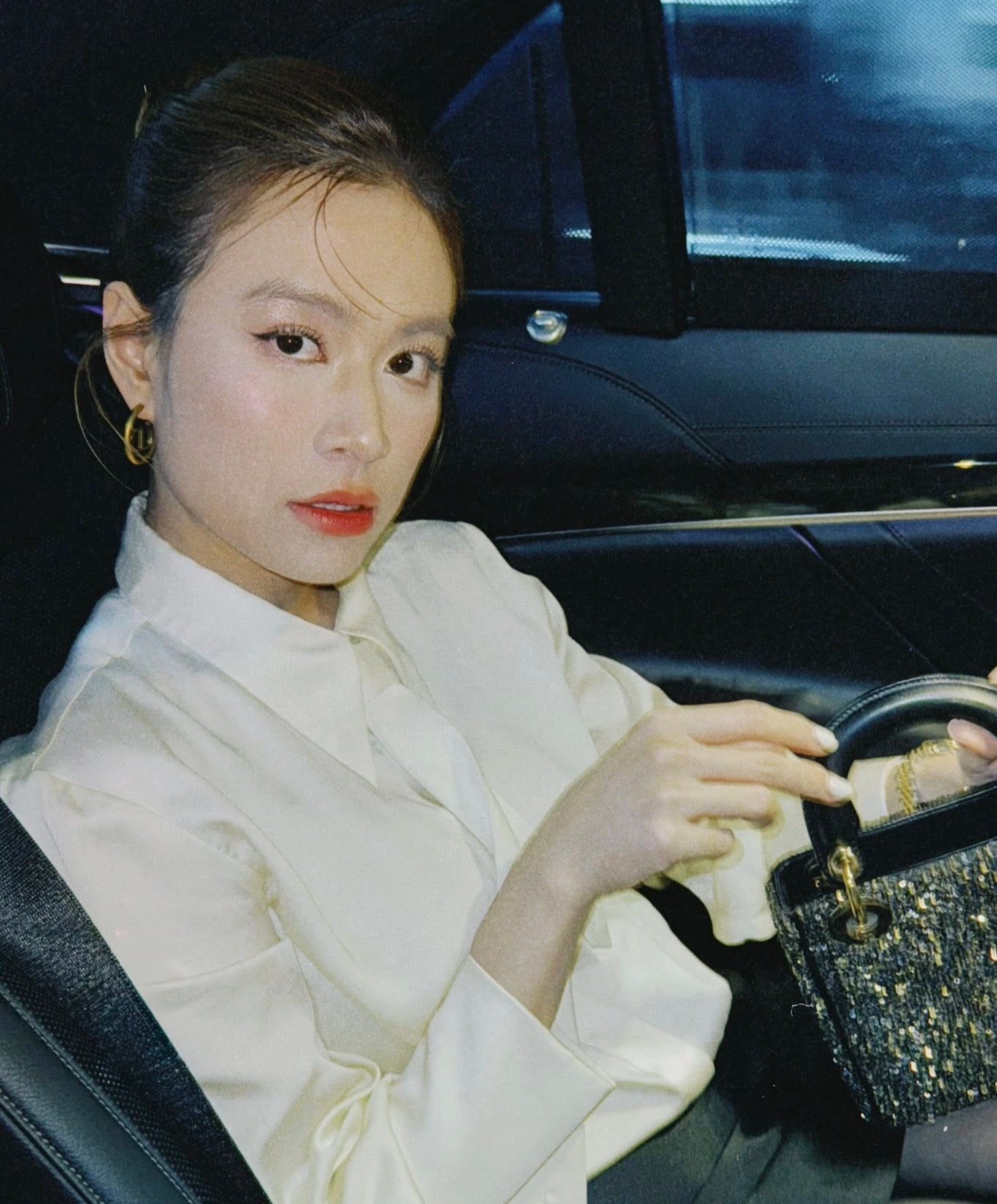 Hoàng Thùy Linh tuổi 37: Sống kín tiếng, vừa trở lại đã gây sốt với Đen Vâu - 9 Hoàng Thùy Linh tuổi 37: Sống kín tiếng, vừa trở lại đã gây sốt với Đen Vâu - 9