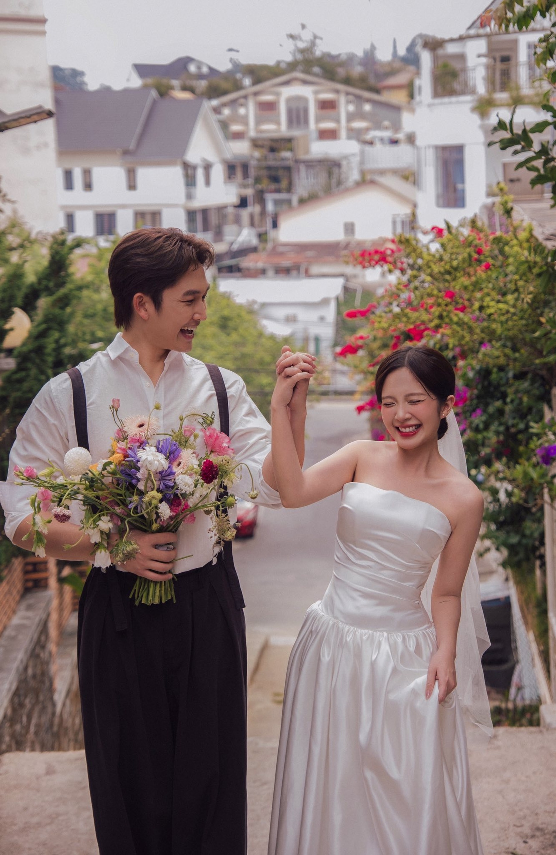 Ảnh cưới của Đình Tú - Ngọc Huyền được khen tuyệt đối điện ảnh - 4 Ảnh cưới của Đình Tú - Ngọc Huyền được khen tuyệt đối điện ảnh - 4
