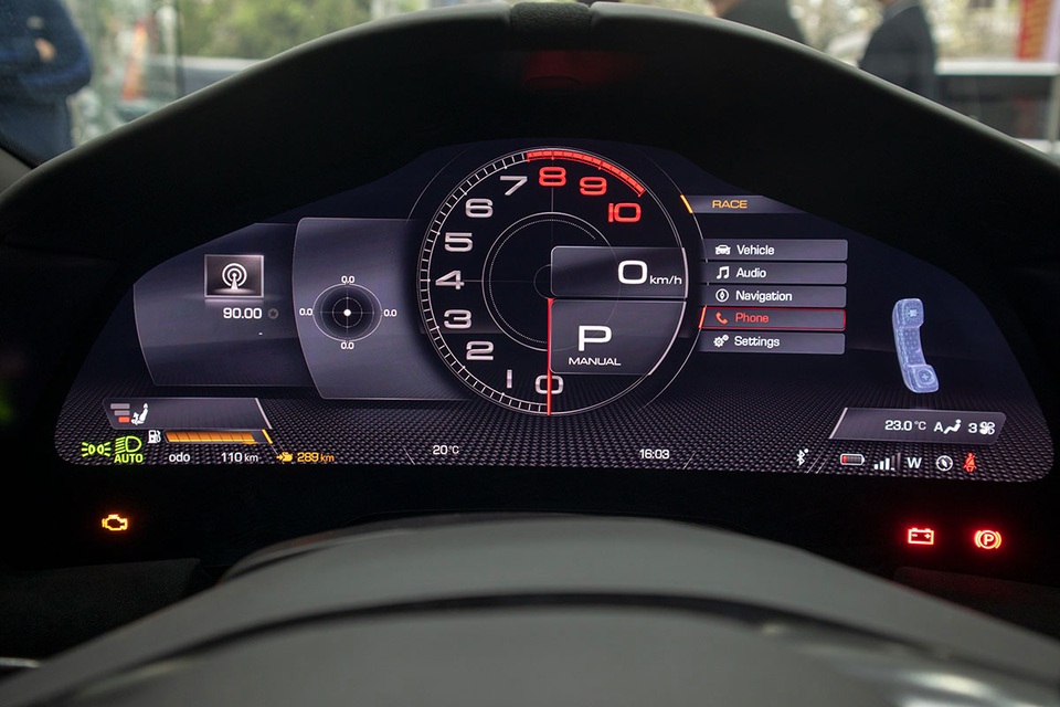 Soi chi tiết Ferrari Roma: Siêu xe 20 tỷ độc nhất châu Á vừa về Việt Nam - 9 Soi chi tiết Ferrari Roma: Siêu xe 20 tỷ độc nhất châu Á vừa về Việt Nam - 9