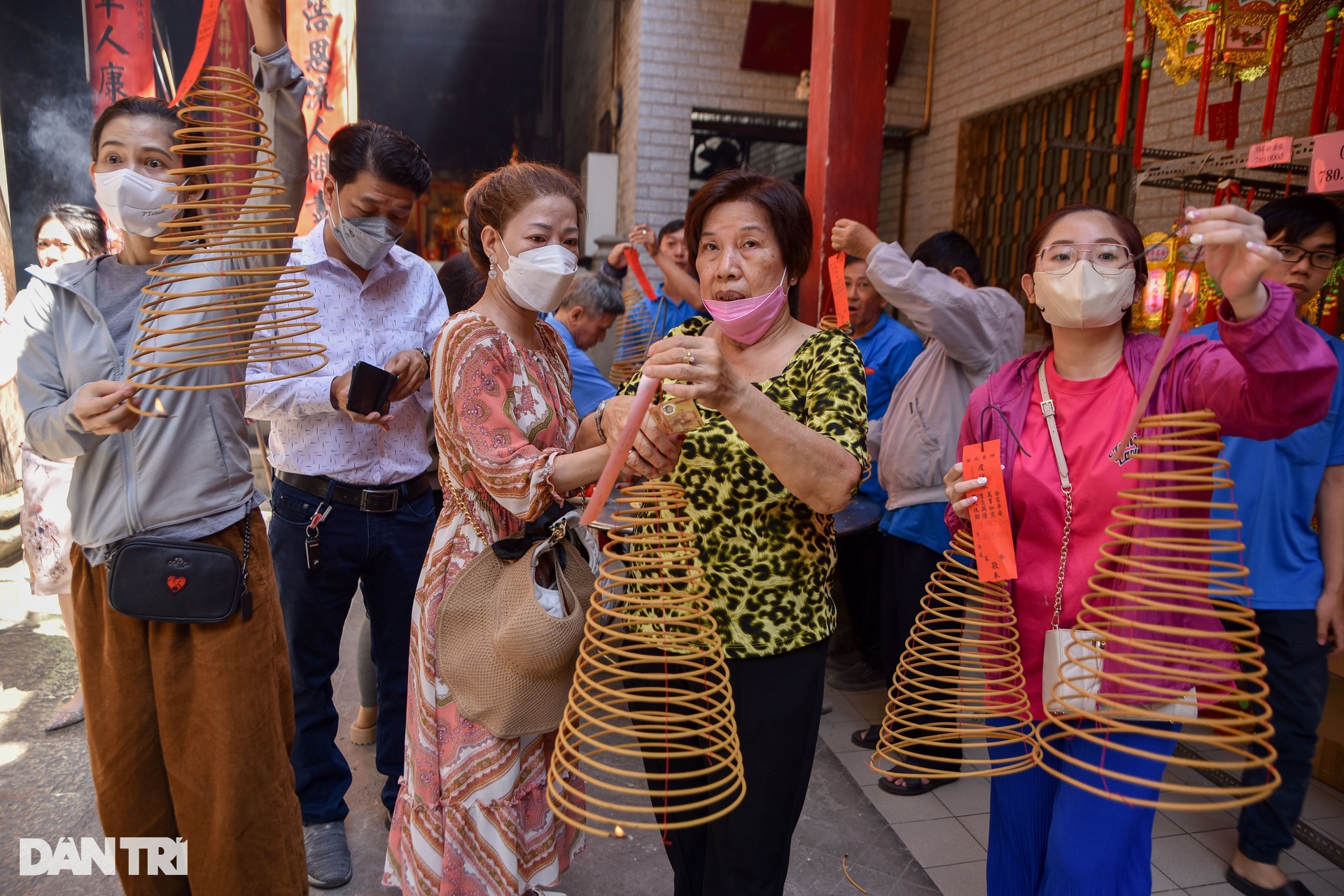Ngôi chùa cổ gần 300 tuổi tấp nập người dân thăm viếng đầu xuân - 5 Ngôi chùa cổ gần 300 tuổi tấp nập người dân thăm viếng đầu xuân - 5