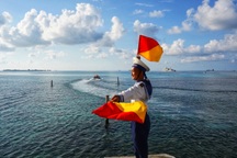 Thăm Trường Sa mùa biển lặng