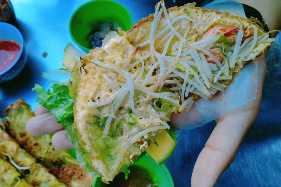 Bánh xèo Đà Nẵng có gì khiến thực khách mê mẩn không quên? - 3 Bánh xèo Đà Nẵng có gì khiến thực khách mê mẩn không quên? - 3