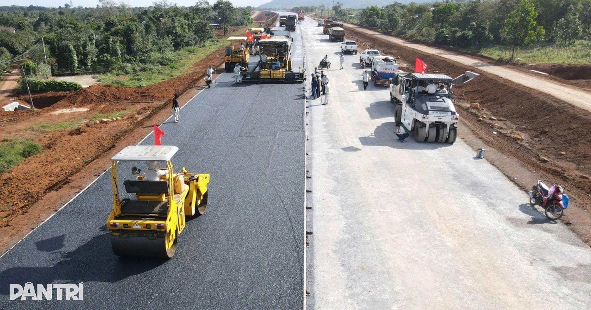 Công nhân xuyên Tết làm cao tốc Khánh Hòa - Buôn Ma Thuột - 7 Công nhân xuyên Tết làm cao tốc Khánh Hòa - Buôn Ma Thuột - 7