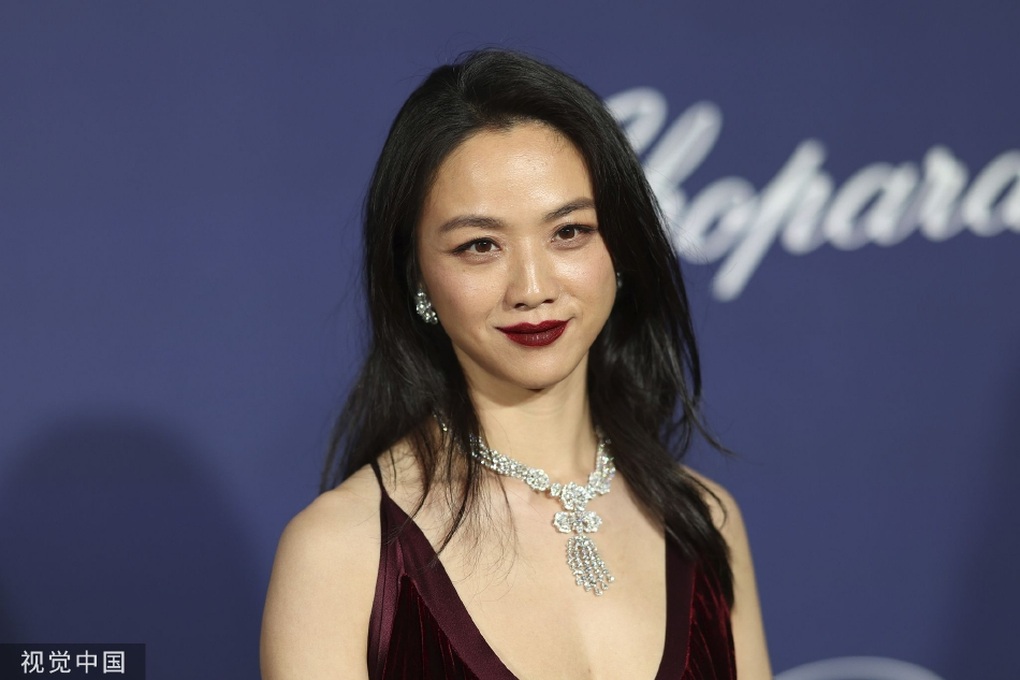 Trở lại Cannes, mỹ nhân Sắc, Giới Thang Duy được chào đón nồng nhiệt - 8 Trở lại Cannes, mỹ nhân Sắc, Giới Thang Duy được chào đón nồng nhiệt - 8