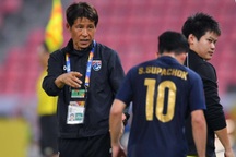 HLV Akira Nishino chốt ngày trở lại Thái Lan sau tin đồn "mất tích"