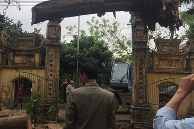 Gần chục cây sưa trong đình làng Đông Cốc đã bị bán như thế nào?