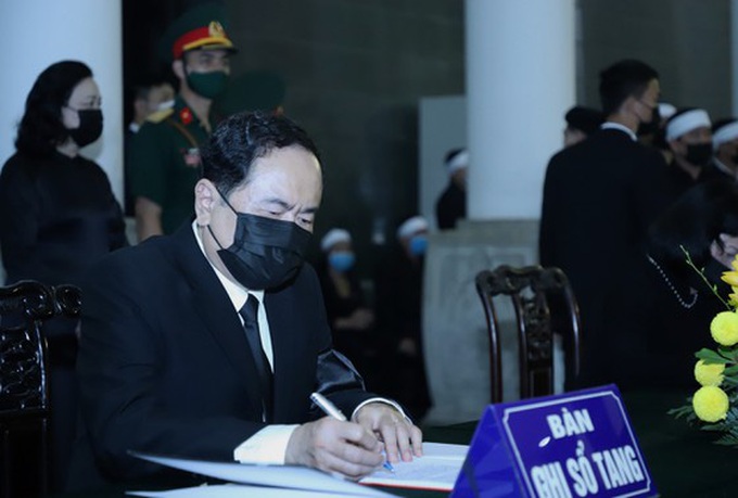 Cử hành trọng thể Quốc tang nguyên Tổng Bí thư Lê Khả Phiêu - Ảnh 17. Cử hành trọng thể Quốc tang nguyên Tổng Bí thư Lê Khả Phiêu - Ảnh 17.