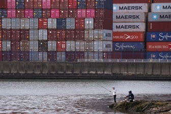 Trung Quốc đạt thặng dư thương mại hơn 1.000 tỷ USD trong 11 tháng