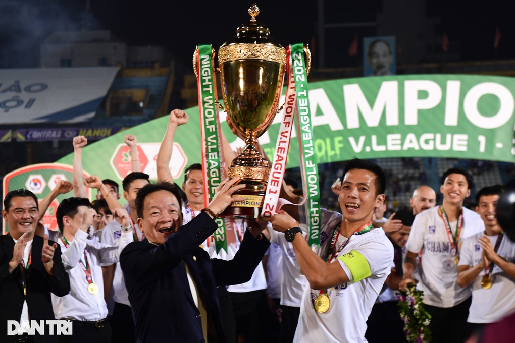 CLB Hà Nội lần thứ 6 vô địch V-League - 1 CLB Hà Nội lần thứ 6 vô địch V-League - 1