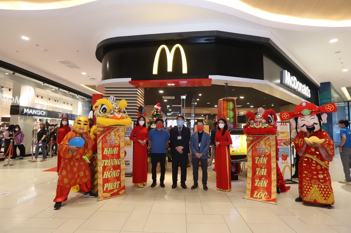 Mcdonalds Việt Nam tiếp tục trong Top 10 nhóm ngành sản phẩm dịch vụ tin dùng 2021 - 4 Mcdonalds Việt Nam tiếp tục trong Top 10 nhóm ngành sản phẩm dịch vụ tin dùng 2021 - 4