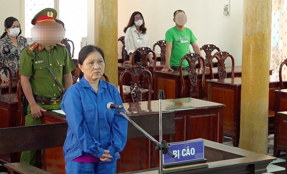 Lừa đảo chiếm đoạt trên 11 tỷ đồng, chủ hụi lãnh 15 năm tù - 1 Lừa đảo chiếm đoạt trên 11 tỷ đồng, chủ hụi lãnh 15 năm tù - 1