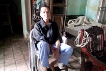 Dân bức xúc vì quà lũ lụt toàn vào nhà cán bộ