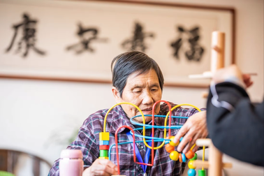 Khủng hoảng tuổi già ở Trung Quốc và mong muốn sống chung cùng con cái