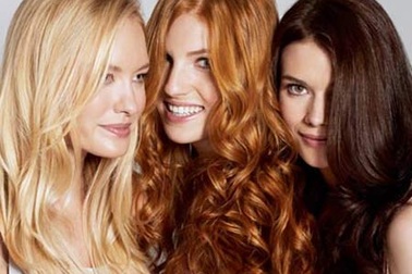 Không nên uốn, ép tóc thường xuyên