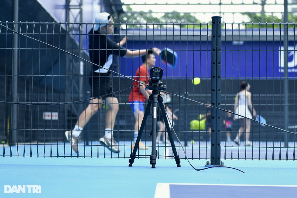 Áp dụng công nghệ VAR hiện đại nhất ở giải pickleball của báo Dân trí - 2 Áp dụng công nghệ VAR hiện đại nhất ở giải pickleball của báo Dân trí - 2