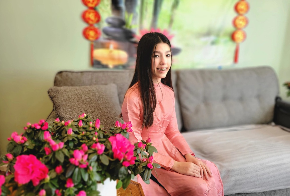 Gia đình lai Việt - Mỹ xúng xính trong tà áo dài ngày Tết - 7 Gia đình lai Việt - Mỹ xúng xính trong tà áo dài ngày Tết - 7