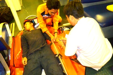 Hai ngư dân ốm nặng trên biển, cần giúp đỡ khẩn cấp