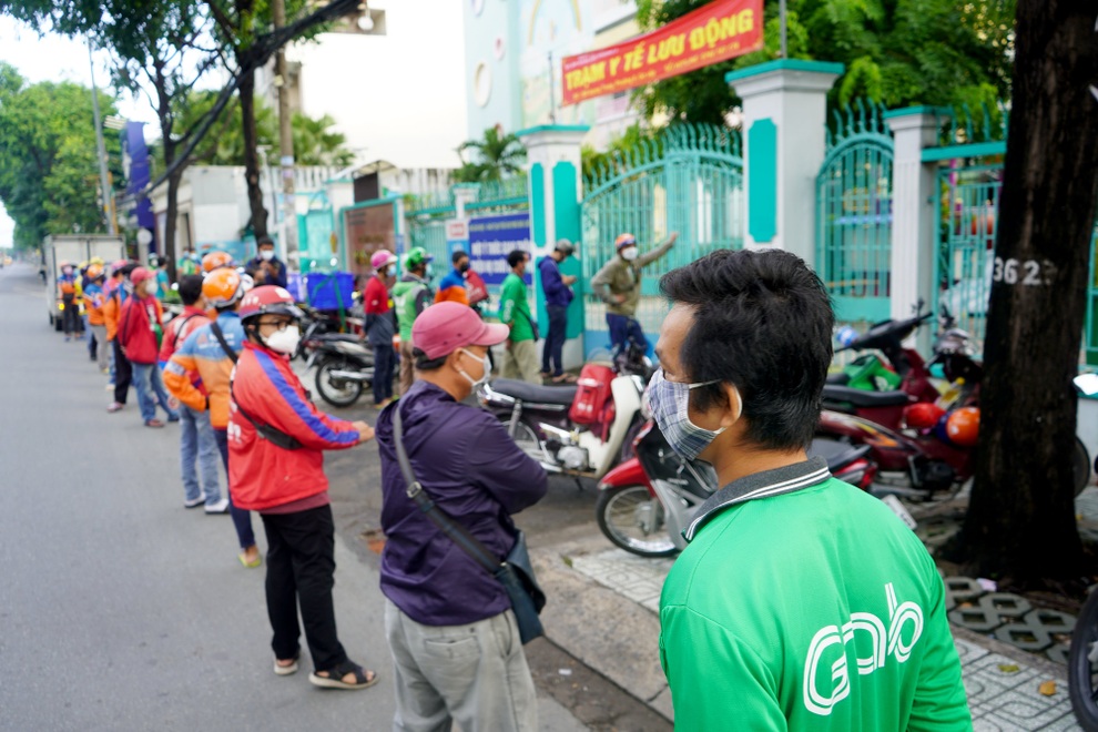 TPHCM: Tô bún 55 ngàn, phí ship 83 ngàn, shipper thu bạc triệu mỗi ngày - 5 TPHCM: Tô bún 55 ngàn, phí ship 83 ngàn, shipper thu bạc triệu mỗi ngày - 5