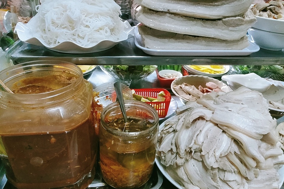 Ghé xứ Đà thành, nhớ thương mãi món bánh tráng cuốn thịt heo - 5 Ghé xứ Đà thành, nhớ thương mãi món bánh tráng cuốn thịt heo - 5