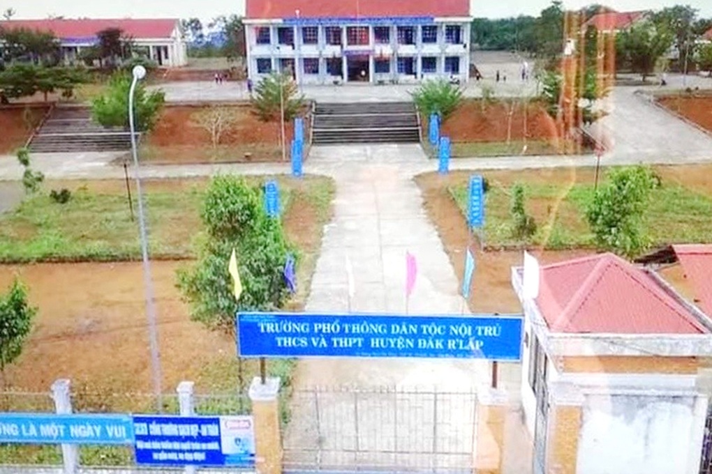 Bắt giam nguyên hiệu trưởng trường dân tộc nội trú ở Đắk Nông - 1 Bắt giam nguyên hiệu trưởng trường dân tộc nội trú ở Đắk Nông - 1