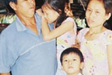 Hiệu trưởng “hỏi cung” học sinh xin từ chức