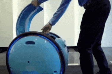 Robot chở đồ tự đi theo chủ nhân giá hơn 75 triệu đồng