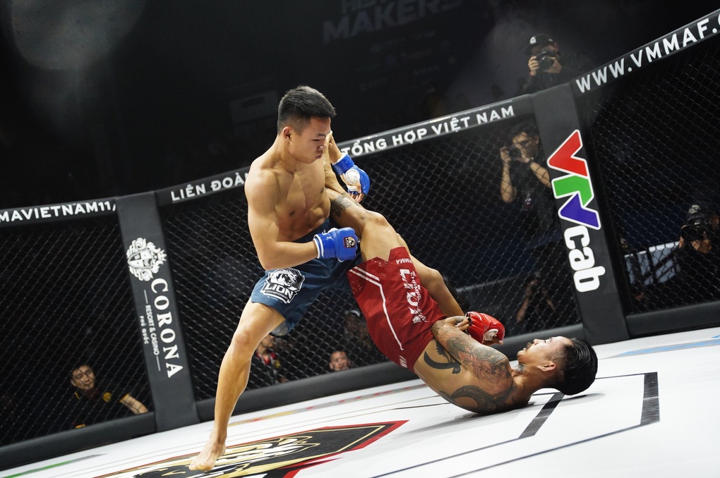 Trần Quang Lộc hạ knock-out Lý Tiểu Long của Trung Quốc - 14 Trần Quang Lộc hạ knock-out Lý Tiểu Long của Trung Quốc - 14
