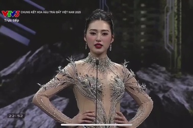 Phần thi ứng xử của Hoa hậu Trâm Anh tại đêm chung kết