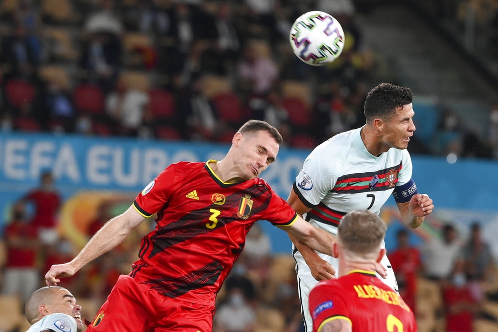Nỗi đau cùng cực của C.Ronaldo khi Bồ Đào Nha bị loại ở Euro 2020 - 1 Nỗi đau cùng cực của C.Ronaldo khi Bồ Đào Nha bị loại ở Euro 2020 - 1